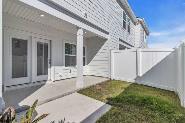 1844 Streamsong Dr, Murfreesboro, TN 37127