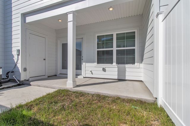 1844 Streamsong Dr, Murfreesboro, TN 37127