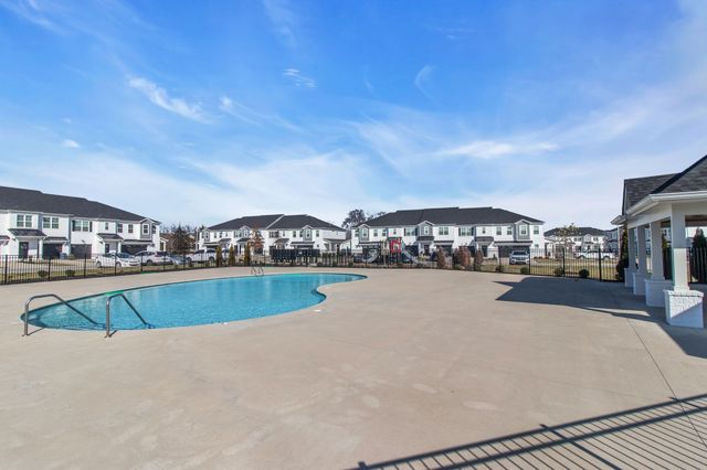 1844 Streamsong Dr, Murfreesboro, TN 37127