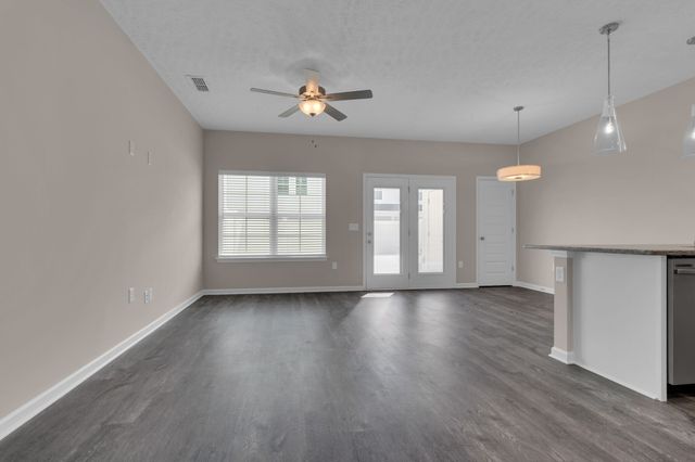 1844 Streamsong Dr, Murfreesboro, TN 37127