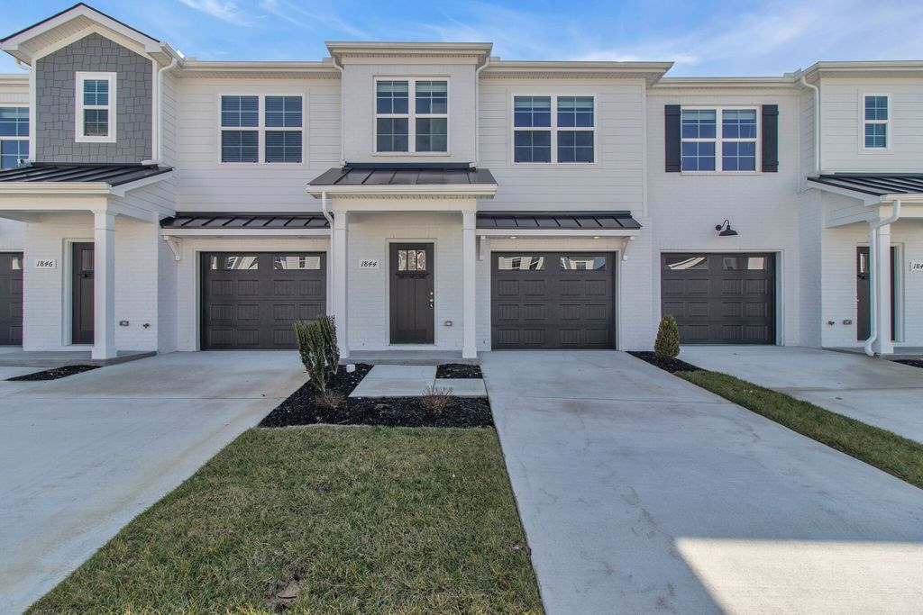 1844 Streamsong Dr, Murfreesboro, TN 37127