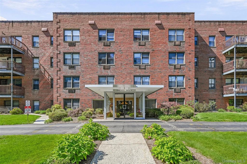 5 Oakdale Manor B20, Suffern, NY 10901 — photo 2