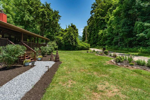 135 Grindstaff Hollow Road, Elizabethton, TN 37643