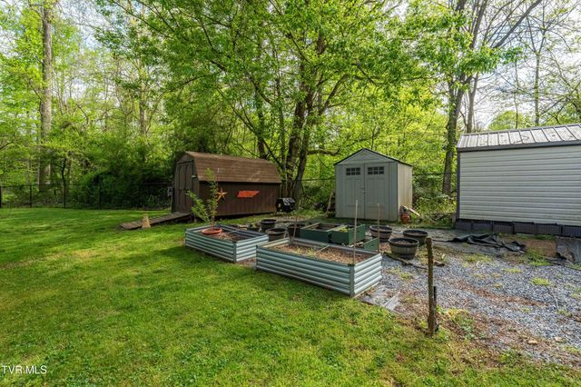 135 Grindstaff Hollow Road, Elizabethton, TN 37643