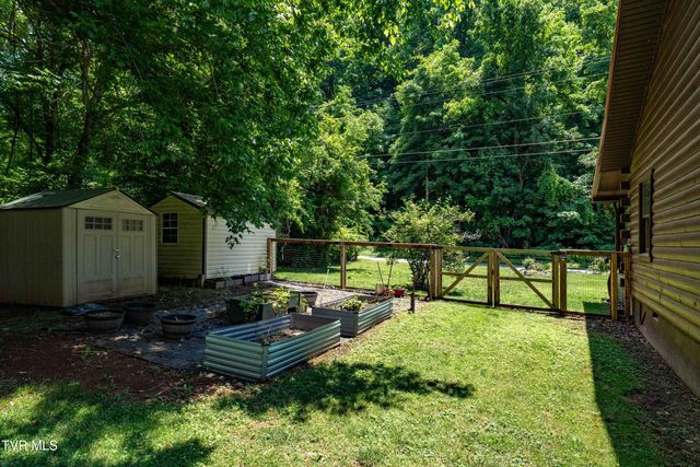 135 Grindstaff Hollow Road, Elizabethton, TN 37643
