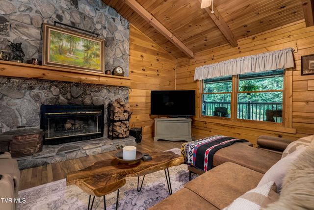 135 Grindstaff Hollow Road, Elizabethton, TN 37643