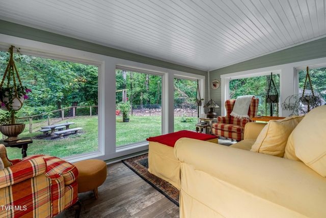 135 Grindstaff Hollow Road, Elizabethton, TN 37643