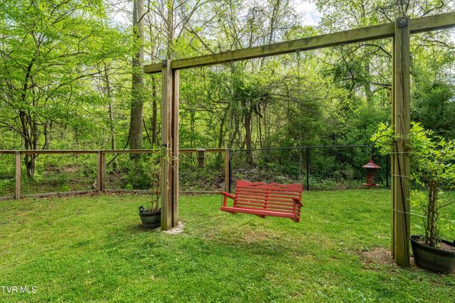 135 Grindstaff Hollow Road, Elizabethton, TN 37643