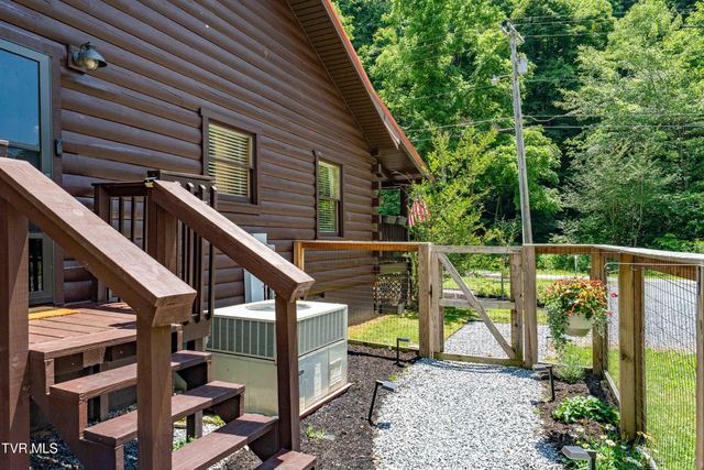 135 Grindstaff Hollow Road, Elizabethton, TN 37643
