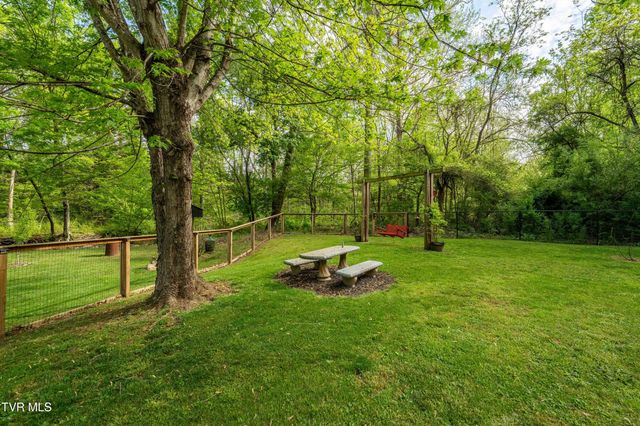 135 Grindstaff Hollow Road, Elizabethton, TN 37643