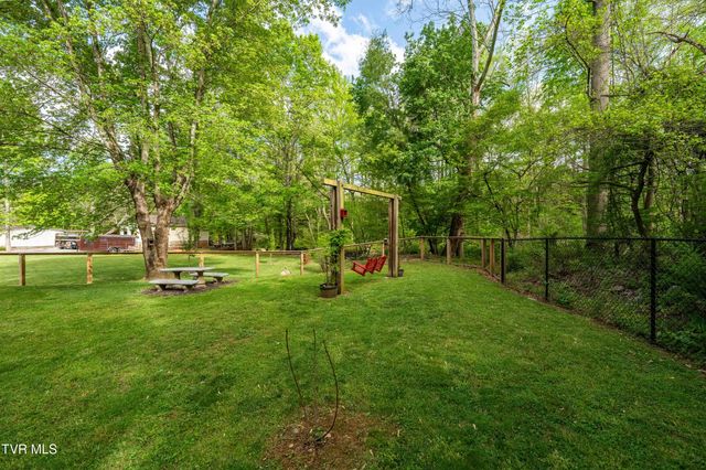135 Grindstaff Hollow Road, Elizabethton, TN 37643