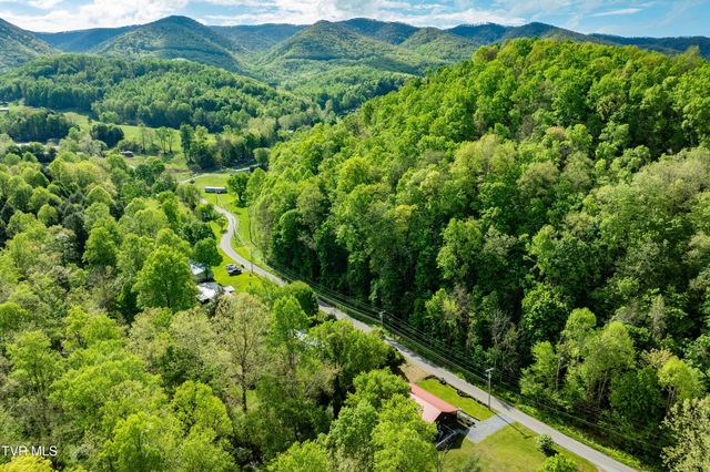 135 Grindstaff Hollow Road, Elizabethton, TN 37643
