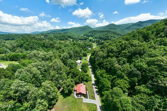 135 Grindstaff Hollow Road, Elizabethton, TN 37643