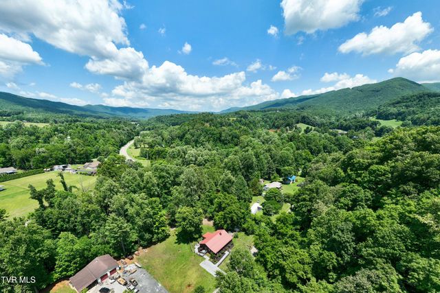 135 Grindstaff Hollow Road, Elizabethton, TN 37643