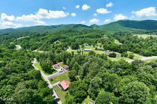 135 Grindstaff Hollow Road, Elizabethton, TN 37643