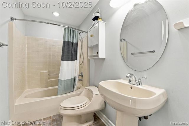 3937 Helens Gate Street, Metamora, MI 48455