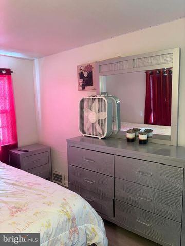 1746 HOLLINSHED AVE, Pennsauken, NJ 08110