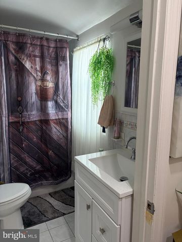 1746 HOLLINSHED AVE, Pennsauken, NJ 08110