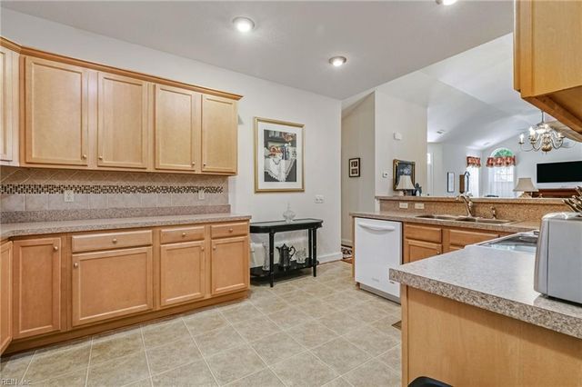 303 Garman LOOP, Yorktown, VA 23690