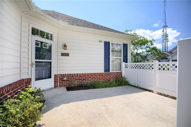 303 Garman LOOP, Yorktown, VA 23690