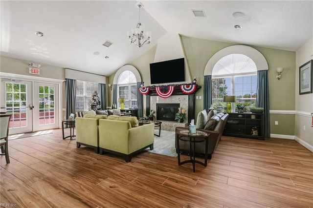 303 Garman LOOP, Yorktown, VA 23690
