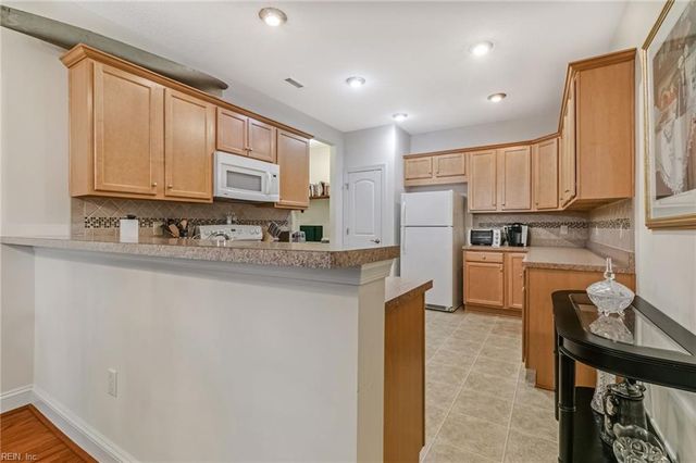 303 Garman LOOP, Yorktown, VA 23690