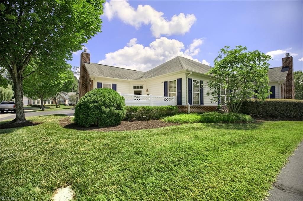 303 Garman LOOP, Yorktown, VA 23690
