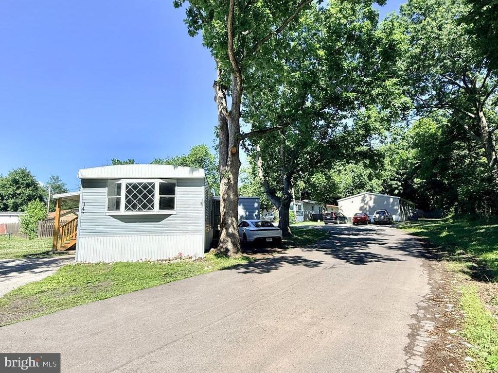 145 DEVON DR, Norristown, PA 19403