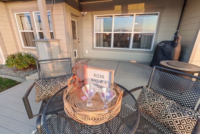 15 S Legacy Ridge Dr, Liberty Lake, WA 99019