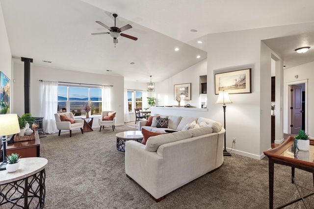15 S Legacy Ridge Dr, Liberty Lake, WA 99019