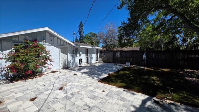 703 13TH AVENUE NW, Largo, FL 33770