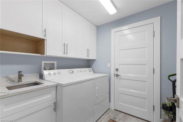 1511 Whispering Oaks CIR, Naples, FL 34110