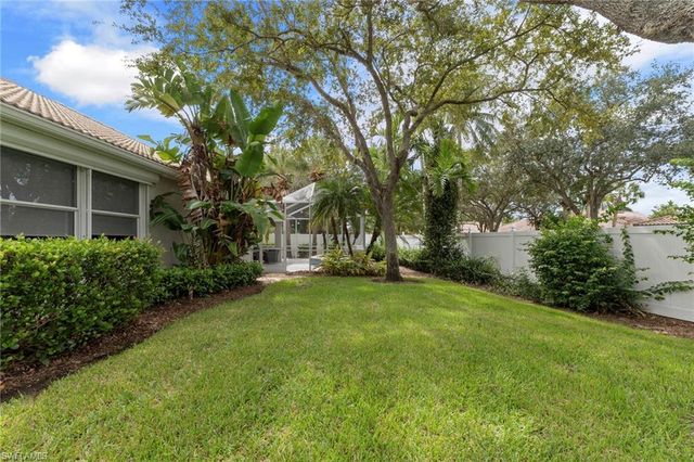 1511 Whispering Oaks CIR, Naples, FL 34110