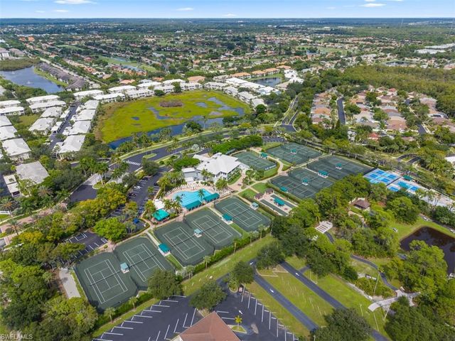 1511 Whispering Oaks CIR, Naples, FL 34110