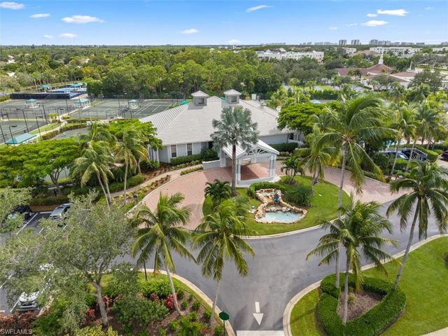 1511 Whispering Oaks CIR, Naples, FL 34110