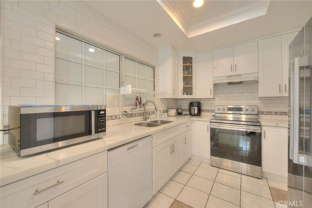 22676 Genova, Laguna Hills, CA 92653