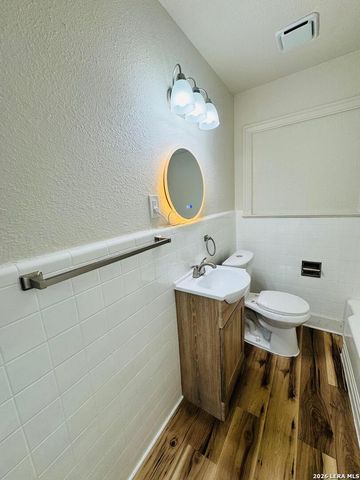 222 W Burcham Ave, San Antonio, TX 78221