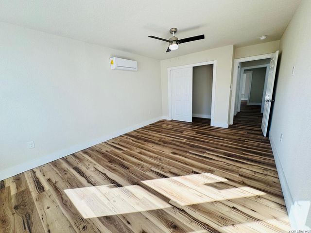 222 W Burcham Ave, San Antonio, TX 78221