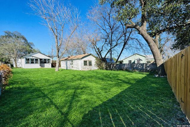 222 W Burcham Ave, San Antonio, TX 78221