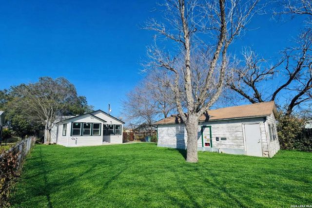 222 W Burcham Ave, San Antonio, TX 78221