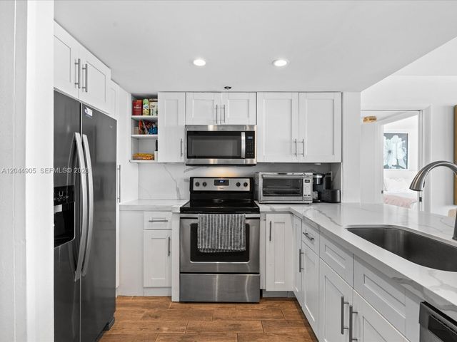 400 S Pointe Drive 1102, Miami Beach, FL 33139