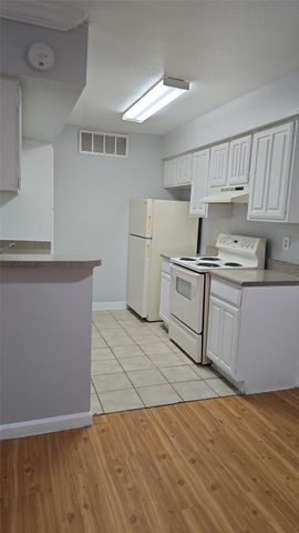 4747 Allendale Road 25, Houston, TX 77017