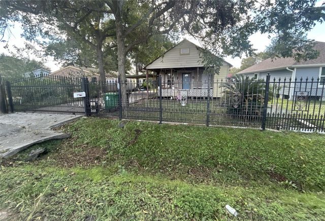 3224 Creston Drive, Houston, TX 77026