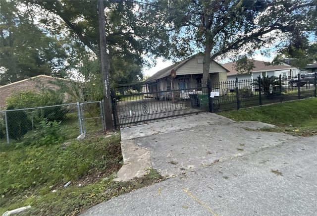 3224 Creston Drive, Houston, TX 77026