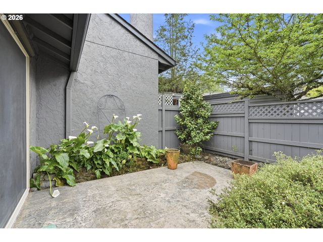28612 Sw ASH MEADOWS Blvd 30, Wilsonville, OR 97070