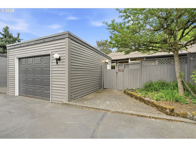 28612 Sw ASH MEADOWS Blvd 30, Wilsonville, OR 97070