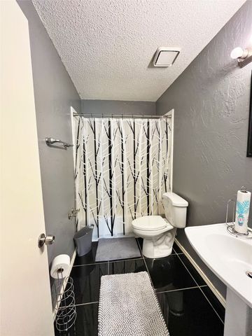 818 Bracken Place, Arlington, TX 76017