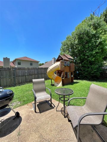 818 Bracken Place, Arlington, TX 76017