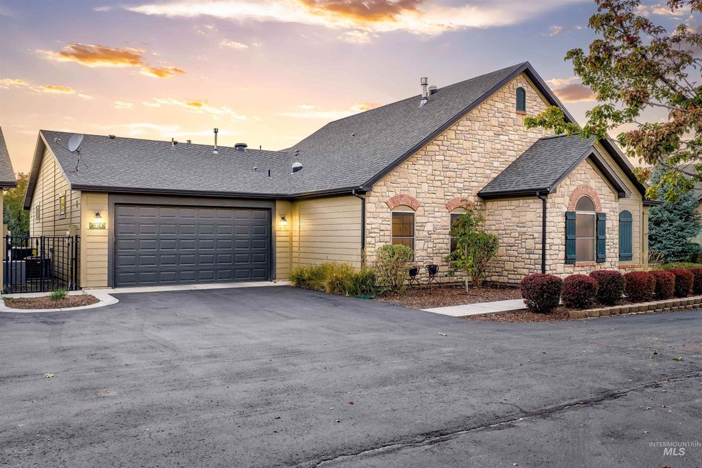 2878 N Cloverdale Rd, Boise, ID 83713 photo 2