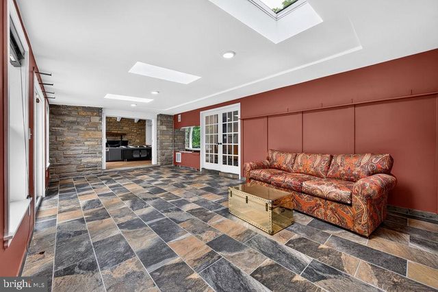 601 COOPERTOWN RD, Haverford, PA 19041